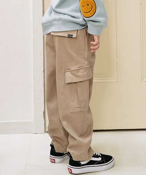 b・ROOM（ビールーム）の「ワイドカーゴパンツ（その他パンツ・キッズ・ベージュ/ブラック/アイボリー/カーキ・110cm/120cm/130cm/100cm/140cm/150cm）」の12枚目の写真