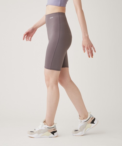 emmi（エミ）の「【emmi yoga】サステナレッチハーフレギンス（その他パンツ・レディース・チャコールグレー/ブラック/パープル・1/0）」の6枚目の写真
