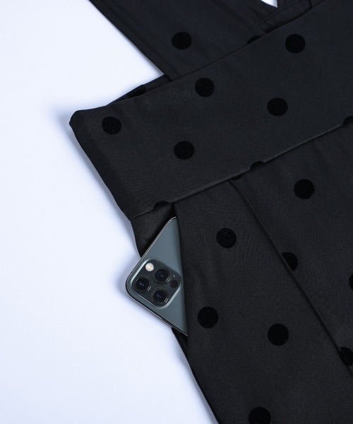 SUGAR BISKET(シュガービスケット)の「ドットハイウエストサロペット(サロペット/オーバーオール・レディース・ブラック・M/L)」の4枚目の写真