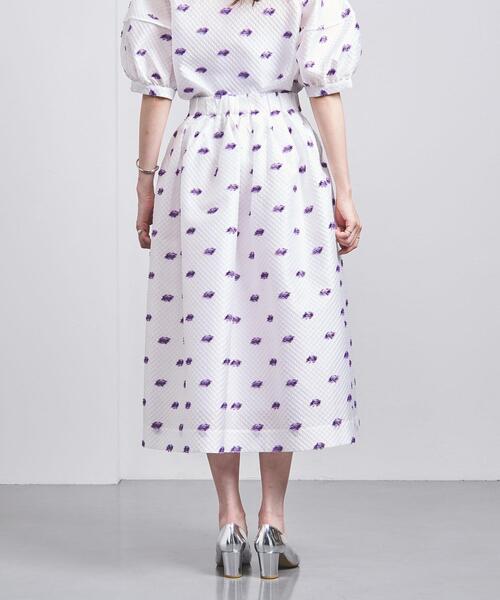 タグ付き　新品未使用　ユナイテッドアローズ　フレアスカート ホワイト　パープル UNITED ARROWS（ユナイテッドアローズ）の「カットジャカード