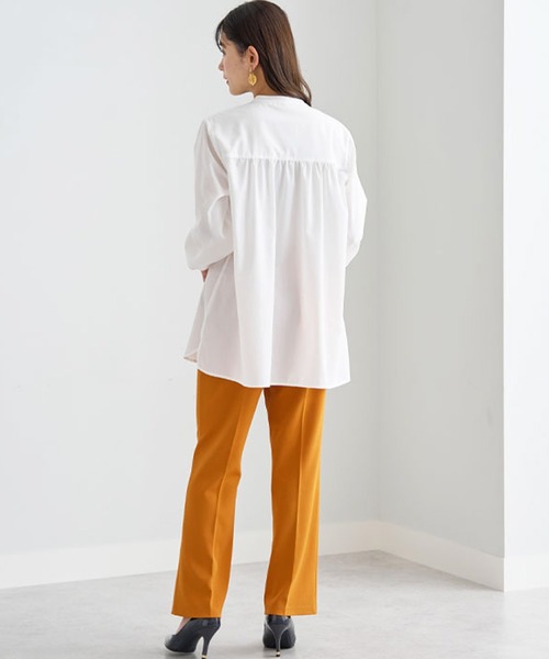 BELLUNA（ベルーナ）の「ピンタック＆華やかレースシャツチュニック（チュニック・レディース・ライム/オフホワイト/チャコール/ワイン・X-LARGE/LARGE/MEDIUM）」の10枚目の写真