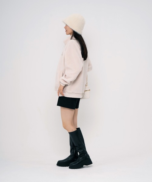 FILA(フィラ)の「FILA フィラ ワンポイント デザイン ロゴ 刺繍 長袖 フルジップ ボア フリース スタンドジャケット(ブルゾン・レディース・チャコール/アイボリー/パープル・LL/M/L)」の8枚目の写真