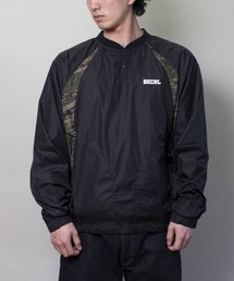 Back Channel（バックチャンネル）の「NYLON PULLOVER（ナイロン