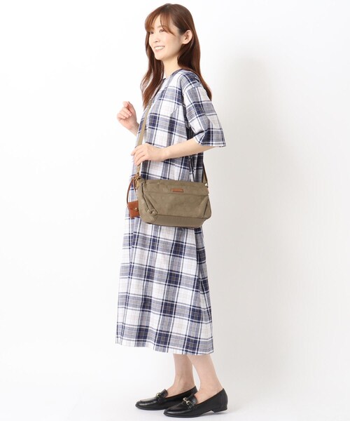one'sterrace(ワンズテラス)の「toleur トーラ ナイロンドット前ポケットショルダー(ショルダーバッグ・レディース・ライトベージュ・99)」の11枚目の写真