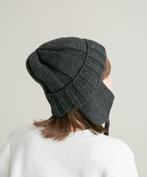 KBF(ケイビーエフ)の「フライトニットCAP(ニットキャップ/ビーニー・レディース・ベージュ/チャコールグレー・ONE)」の7枚目の写真