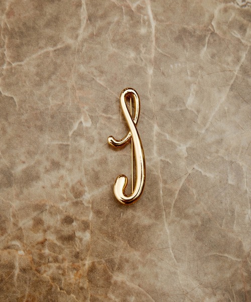 ADAM ET ROPE'（アダムエロペ）の「イニシャルブローチ（ブローチ/コサージュ・レディース・イエロー系その他3/ブラック系その他2/ホワイト系その他7/ライトグレー/チャコールグレー/ブラウン系その他/スミクロ/オフホワイト/ダークブラウン/ホワイト系その他4/ブラック系その他3/キャメル/グレー系その他/キナリ/ブラウン系その他3/ブラック系その他/ホワイト系その他6/ブラック/ホワイト系その他2/ホワイト系その他3/ホワイト系その他5/ブラウン/ブラウン系その他2/ホワイト系その他/グレー/ホワイト・FREE）」の2枚目の写真