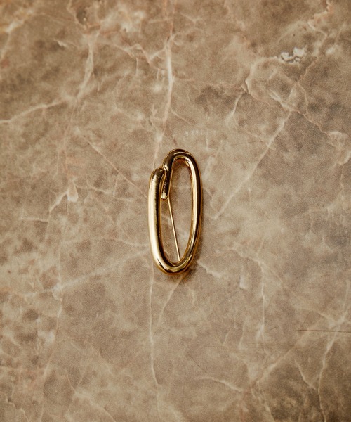 ADAM ET ROPE'（アダムエロペ）の「イニシャルブローチ（ブローチ/コサージュ・レディース・イエロー系その他3/ブラック系その他2/ホワイト系その他7/ライトグレー/チャコールグレー/ブラウン系その他/スミクロ/オフホワイト/ダークブラウン/ホワイト系その他4/ブラック系その他3/キャメル/グレー系その他/キナリ/ブラウン系その他3/ブラック系その他/ホワイト系その他6/ブラック/ホワイト系その他2/ホワイト系その他3/ホワイト系その他5/ブラウン/ブラウン系その他2/ホワイト系その他/グレー/ホワイト・FREE）」の3枚目の写真