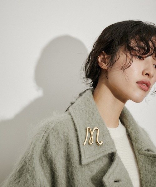 ADAM ET ROPE'（アダムエロペ）の「イニシャルブローチ（ブローチ/コサージュ・レディース・イエロー系その他3/ブラック系その他2/ホワイト系その他7/ライトグレー/チャコールグレー/ブラウン系その他/スミクロ/オフホワイト/ダークブラウン/ホワイト系その他4/ブラック系その他3/キャメル/グレー系その他/キナリ/ブラウン系その他3/ブラック系その他/ホワイト系その他6/ブラック/ホワイト系その他2/ホワイト系その他3/ホワイト系その他5/ブラウン/ブラウン系その他2/ホワイト系その他/グレー/ホワイト・FREE）」の7枚目の写真