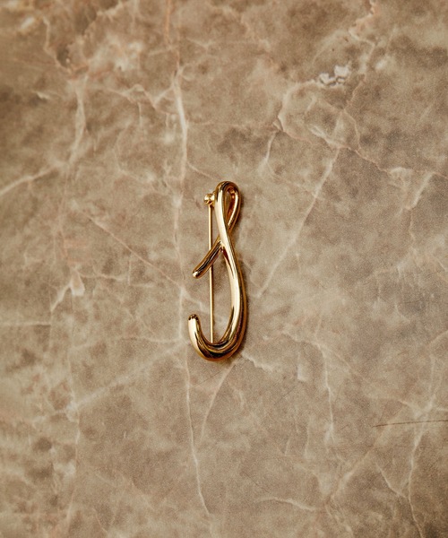 ADAM ET ROPE'（アダムエロペ）の「イニシャルブローチ（ブローチ/コサージュ・レディース・イエロー系その他3/ブラック系その他2/ホワイト系その他7/ライトグレー/チャコールグレー/ブラウン系その他/スミクロ/オフホワイト/ダークブラウン/ホワイト系その他4/ブラック系その他3/キャメル/グレー系その他/キナリ/ブラウン系その他3/ブラック系その他/ホワイト系その他6/ブラック/ホワイト系その他2/ホワイト系その他3/ホワイト系その他5/ブラウン/ブラウン系その他2/ホワイト系その他/グレー/ホワイト・FREE）」の11枚目の写真