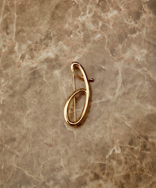 ADAM ET ROPE'（アダムエロペ）の「イニシャルブローチ（ブローチ/コサージュ・レディース・イエロー系その他3/ブラック系その他2/ホワイト系その他7/ライトグレー/チャコールグレー/ブラウン系その他/スミクロ/オフホワイト/ダークブラウン/ホワイト系その他4/ブラック系その他3/キャメル/グレー系その他/キナリ/ブラウン系その他3/ブラック系その他/ホワイト系その他6/ブラック/ホワイト系その他2/ホワイト系その他3/ホワイト系その他5/ブラウン/ブラウン系その他2/ホワイト系その他/グレー/ホワイト・FREE）」の16枚目の写真