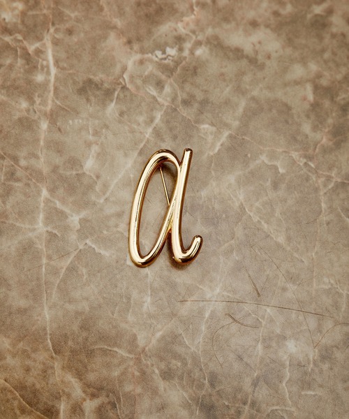 ADAM ET ROPE'（アダムエロペ）の「イニシャルブローチ（ブローチ/コサージュ・レディース・イエロー系その他3/ブラック系その他2/ホワイト系その他7/ライトグレー/チャコールグレー/ブラウン系その他/スミクロ/オフホワイト/ダークブラウン/ホワイト系その他4/ブラック系その他3/キャメル/グレー系その他/キナリ/ブラウン系その他3/ブラック系その他/ホワイト系その他6/ブラック/ホワイト系その他2/ホワイト系その他3/ホワイト系その他5/ブラウン/ブラウン系その他2/ホワイト系その他/グレー/ホワイト・FREE）」の12枚目の写真