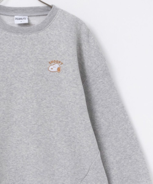 PEANUTS(ピーナッツ)の「PEANUTS SNOOPY デザインルーズトレーナー(スウェット・レディース・ライトグリーン/杢グレー/グレイッシュベージュ・フリ-)」の1枚目の写真