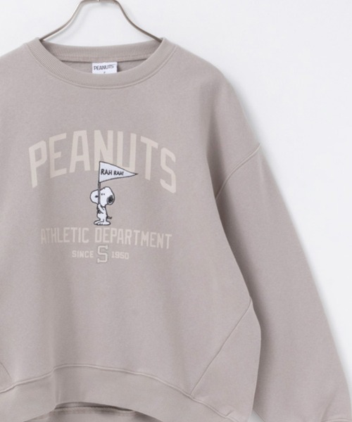 PEANUTS(ピーナッツ)の「PEANUTS SNOOPY デザインルーズトレーナー(スウェット・レディース・ライトグリーン/杢グレー/グレイッシュベージュ・フリ-)」の2枚目の写真
