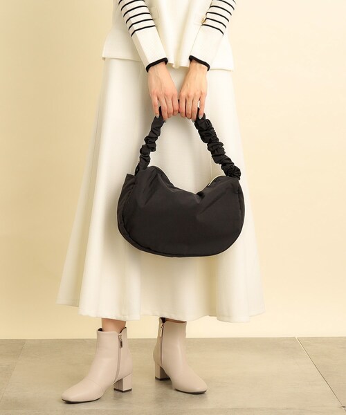 grove(グローブ)の「◆ドロストラウンドナイロンショルダー(ショルダーバッグ・レディース・ブラック/ライトグレー/アイボリー/ダークグレー・00)」の3枚目の写真