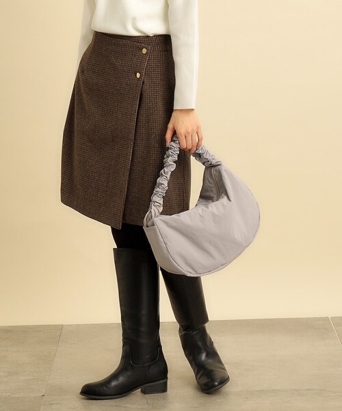 grove(グローブ)の「◆ドロストラウンドナイロンショルダー(ショルダーバッグ・レディース・ブラック/ライトグレー/アイボリー/ダークグレー・00)」の11枚目の写真