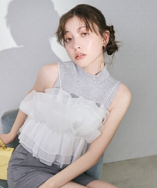 LILY BROWN(リリーブラウン)の「カップインリブニットトップス(ニット/セーター・レディース・アイボリー/ブラック/ブルー/シルバー・FREE)」の4枚目の写真