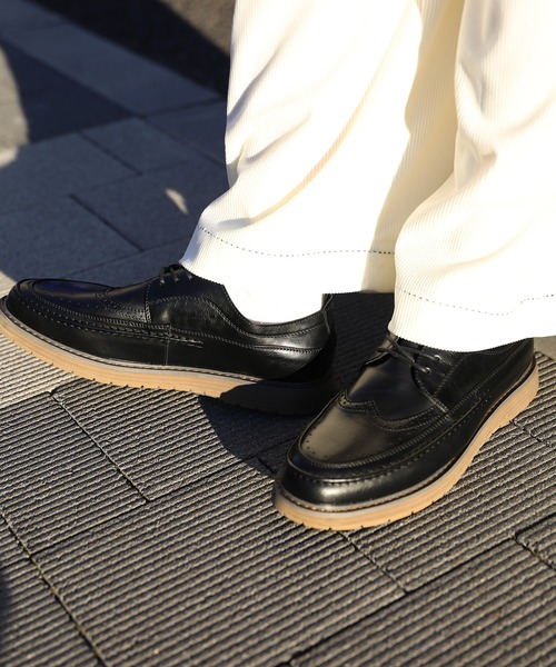 shoes365(シューズスリーシックスファイヴ)の「【shoes365】ウィングチップ ゴムソール皮靴(ドレスシューズ・メンズ・ブラック・24.5cm/25.0cm/25.5cm/26.5cm/27.0cm)」の1枚目の写真