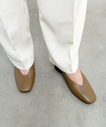 neue diffusion（ノイエディフュージョン）の「スクエアトゥパンプス