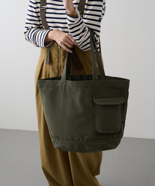 ROOTOTE(ルートート)の「【ROOTOTE】SN.ミディアム.リサイクルコットン-D トートバッグ 1018(トートバッグ・レディース・ブラック/グレー/カーキ/アイボリー/ラベンダー/グリーン/イエロー/ライトパープル/レッド/グリーン系1/オレンジ/ライトイエロー/ブルー/ブラック系1/ライトグリーン/ベージュ/カーキ系1/ブルー系その他/グレー系その他・FREE)」の10枚目の写真