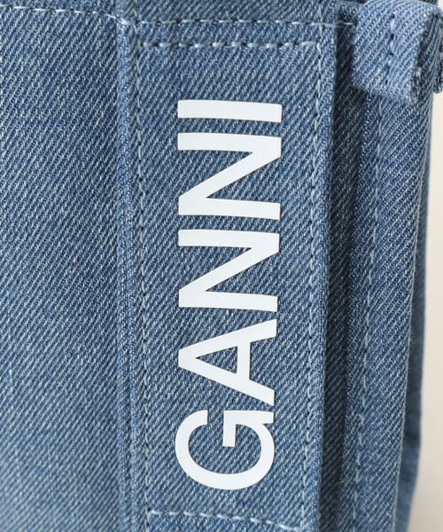 U by SPICK&SPAN（ユーバイスピックアンドスパン）の「【GANNI / ガニー】 Recycled Tech Mini Tote Denim（ショルダーバッグ・レディース・サックスブルー・FREE）」の16枚目の写真