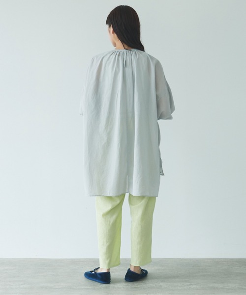 素晴らしい価格 yuni（ユニ ）の「○ハイツイストガスボイル コットンギャザー トップス