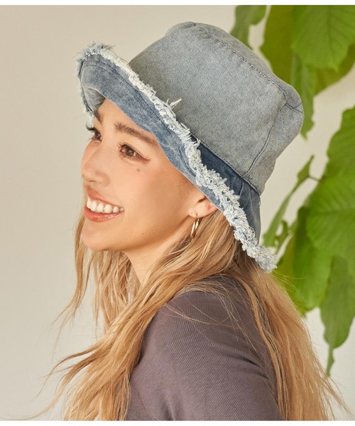 anap mimpi（アナップミンピ）の「リバーシブル デニム フリンジ バケットハット（ハット・レディース・ライトブルー/ブルー・FREE）」の2枚目の写真