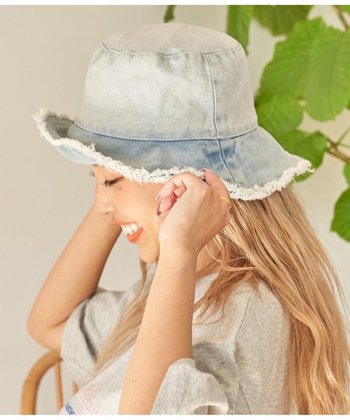 anap mimpi（アナップミンピ）の「リバーシブル デニム フリンジ バケットハット（ハット・レディース・ライトブルー/ブルー・FREE）」の4枚目の写真