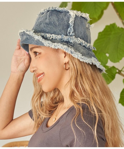 anap mimpi（アナップミンピ）の「リバーシブル デニム フリンジ バケットハット（ハット・レディース・ライトブルー/ブルー・FREE）」の8枚目の写真