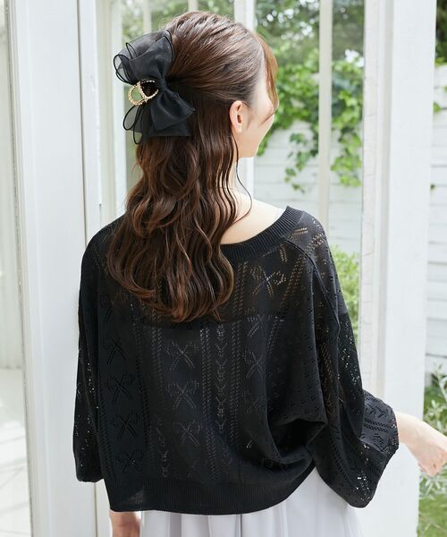 MAJESTIC LEGON（マジェスティックレゴン）の「リボン透かし編みカーディガン（カーディガン/ボレロ・レディース・ピンク/レッド/グリーン/ブルー/アイボリー/ブラック・MEDIUM）」の16枚目の写真