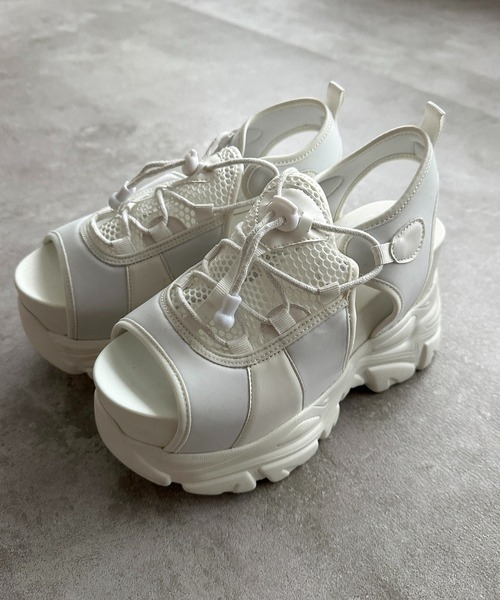 apres jour mignon(アプレジュールミニョン)の「厚底スポーツサンダル【ZOZOTOWN限定アイテム】(サンダル・レディース・ブラック/アイボリー・LARGE/MEDIUM/SMALL)」の1枚目の写真