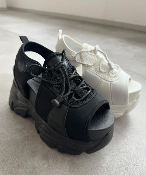 apres jour mignon(アプレジュールミニョン)の「厚底スポーツサンダル【ZOZOTOWN限定アイテム】(サンダル・レディース・ブラック/アイボリー・LARGE/MEDIUM/SMALL)」の5枚目の写真