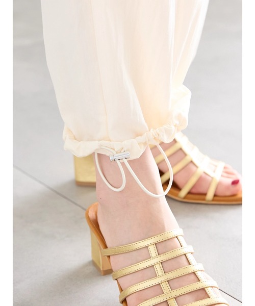 Te chichi（テチチ）の「カーゴデザインパラシュートパンツ（カーゴパンツ・レディース・ブラック/カーキ/オフホワイト・F）」の21枚目の写真