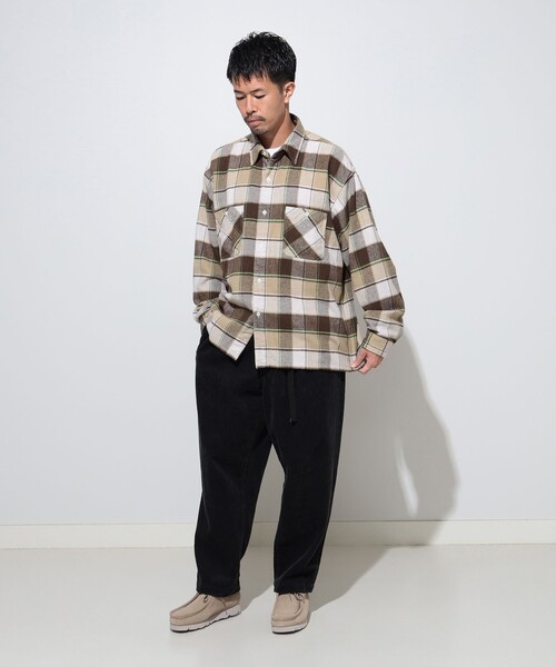 BEAMS(ビームス)の「コーデュロイ バギー テーパード イージーパンツ(その他パンツ・メンズ・チャコールグレー/ホワイト系その他/ベージュ・SMALL/MEDIUM/LARGE/X-LARGE)」の5枚目の写真