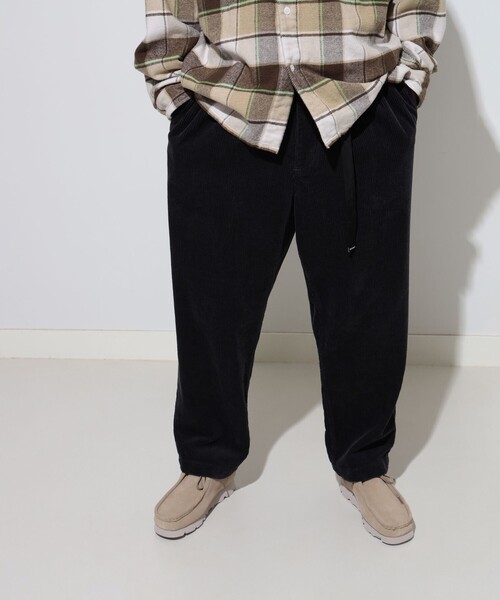 BEAMS(ビームス)の「コーデュロイ バギー テーパード イージーパンツ(その他パンツ・メンズ・チャコールグレー/ホワイト系その他/ベージュ・SMALL/MEDIUM/LARGE/X-LARGE)」の7枚目の写真