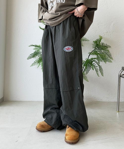 sedacle(セダクル)の「ワッペン付ナイロンパンツ(その他パンツ・メンズ・グレー/チャコールグレー・SMALL/MEDIUM/LARGE)」の4枚目の写真