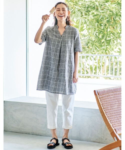and myera（アンド マイラ）の「ａｎｄ　ｍｙｅｒａ　ざっくりとした綿麻チェックチュニック（チュニック・レディース・グレー・LARGE/MEDIUM/SMALL/X-LARGE）」の3枚目の写真