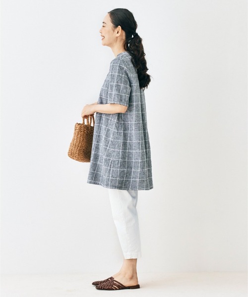 and myera（アンド マイラ）の「ａｎｄ　ｍｙｅｒａ　ざっくりとした綿麻チェックチュニック（チュニック・レディース・グレー・LARGE/MEDIUM/SMALL/X-LARGE）」の6枚目の写真