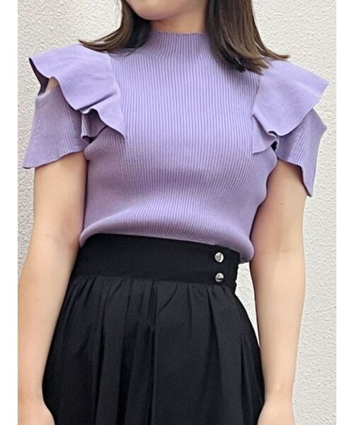 MERCURYDUO(マーキュリーデュオ)の「オープンショルダーラッフルボトルネックニット(ニット/セーター・レディース・チャコールグレー/ブラック/パープル/オフホワイト/ベビーピンク・FREE)」の6枚目の写真