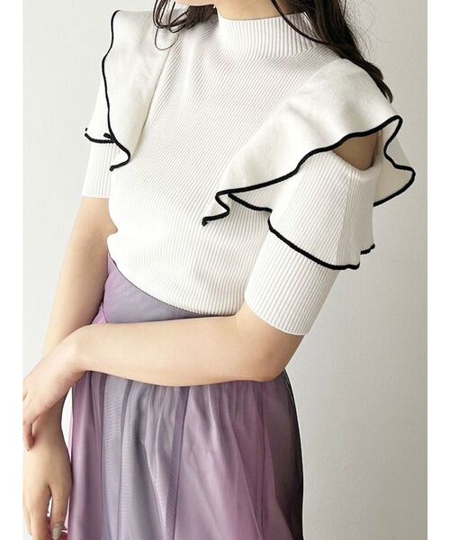 MERCURYDUO(マーキュリーデュオ)の「オープンショルダーラッフルボトルネックニット(ニット/セーター・レディース・チャコールグレー/ブラック/パープル/オフホワイト/ベビーピンク・FREE)」の15枚目の写真