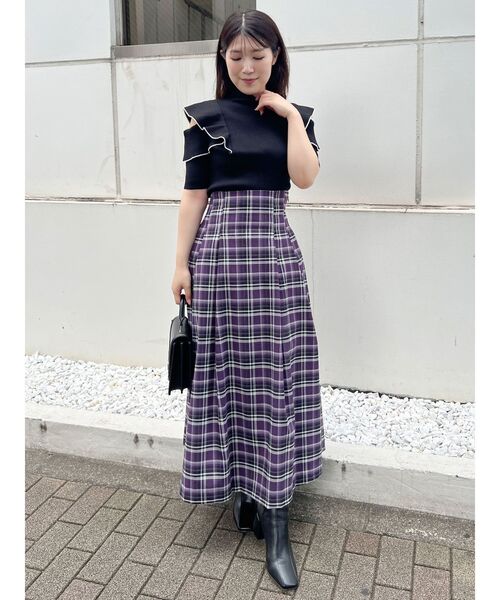 MERCURYDUO(マーキュリーデュオ)の「オープンショルダーラッフルボトルネックニット(ニット/セーター・レディース・チャコールグレー/ブラック/パープル/オフホワイト/ベビーピンク・FREE)」の18枚目の写真