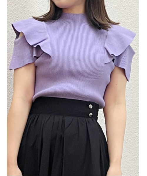 MERCURYDUO(マーキュリーデュオ)の「オープンショルダーラッフルボトルネックニット(ニット/セーター・レディース・チャコールグレー/ブラック/パープル/オフホワイト/ベビーピンク・FREE)」の1枚目の写真