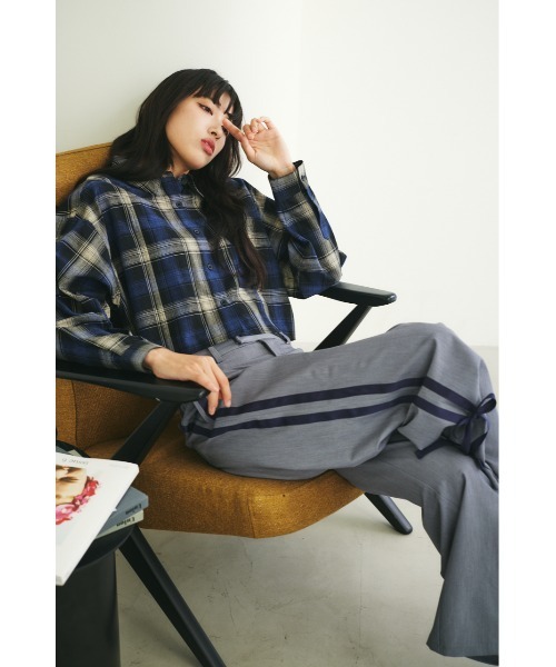 MIEL CRISHUNANT(ミエルクリシュナ)の「ショート丈チェックシャツ(シャツ/ブラウス・レディース・ブラック/ブルー・FREE)」の11枚目の写真