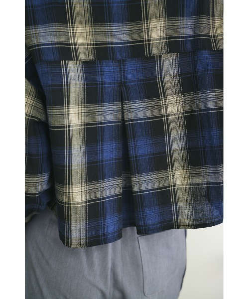 MIEL CRISHUNANT(ミエルクリシュナ)の「ショート丈チェックシャツ(シャツ/ブラウス・レディース・ブラック/ブルー・FREE)」の7枚目の写真