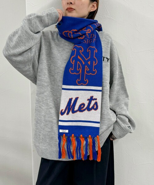 fredy emue(フレディエミュ)の「MLBチームマフラー(マフラー・レディース・グレー系その他/ブルー系その他2/ブルー系その他/レッド系その他・FREE)」の1枚目の写真