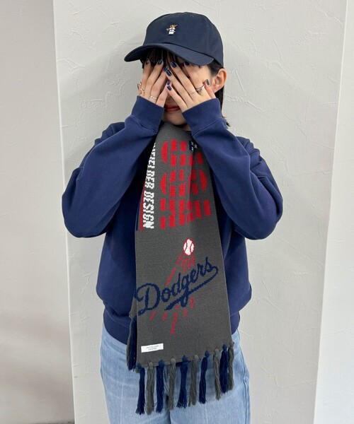 fredy emue(フレディエミュ)の「MLBチームマフラー(マフラー・レディース・グレー系その他/ブルー系その他2/ブルー系その他/レッド系その他・FREE)」の9枚目の写真