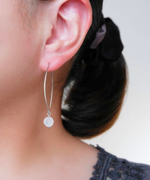 CERCA(チェルカ)の「SARINOHANA/サージカルステンレス/シンプル天然石ピアス/シルバーカラー(ピアス(両耳用)・レディース・A/C/B・FREE)」の8枚目の写真