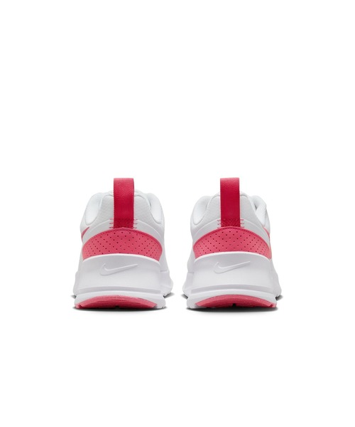 NIKE(ナイキ)の「ナイキ NIKE ナイキ エア マックス NUAXIS(スニーカー・レディース・ホワイト・23.5cm/24.5cm/23.0cm/24.0cm/25.0cm)」の6枚目の写真