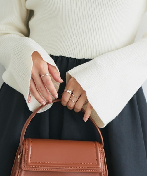 Pierrot（ピエロ）の「タートルネックフレアスリーブドッキングワンピース（ワンピース・レディース・ブラック×ブラック/ブラック系その他/ホワイト×ブラック・PM/M/L）」の12枚目の写真