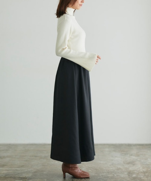 Pierrot（ピエロ）の「タートルネックフレアスリーブドッキングワンピース（ワンピース・レディース・ブラック×ブラック/ブラック系その他/ホワイト×ブラック・PM/M/L）」の14枚目の写真