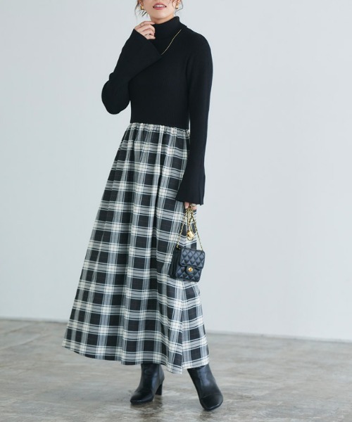 Pierrot（ピエロ）の「タートルネックフレアスリーブドッキングワンピース（ワンピース・レディース・ブラック×ブラック/ブラック系その他/ホワイト×ブラック・PM/M/L）」の20枚目の写真